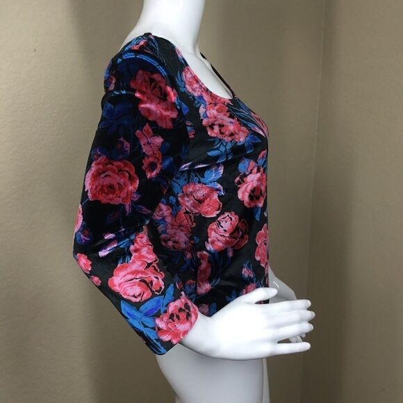 Material Girl Velvet Crop Top C4 - Picture 3 of 6